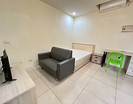 七七嚴選★富國路✨獨立陽台✨寬敞明亮 - Image 1