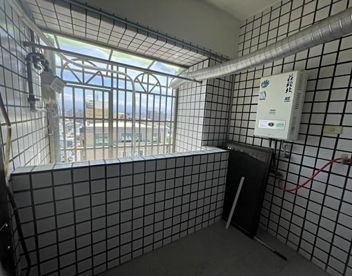 自由路電梯大樓,四房大空間,格局方正、舒適宜居 - Image 10