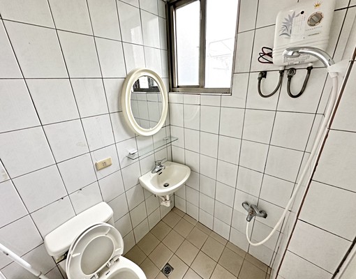 🏡逢甲秒殺小資套房🌟台水電🌟可租補🌟飲水機 - Image 9