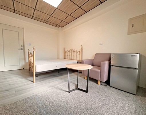 新光特區台74電梯陽台🛵機車位飲水機衛浴開窗🉑多租補外籍 - Image 3