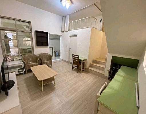 油廠國小捷運站3分鐘(機車)~翻新舒適透天 - Image 1