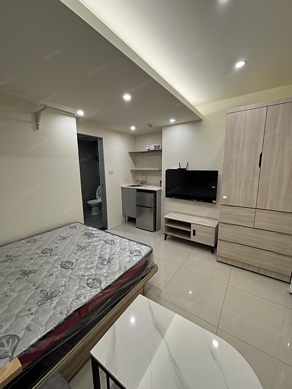 流理臺、RO淨水器、獨立小冰箱