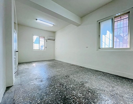 三重站🚇可工作室💼適合家庭附地下室門口可停車🅿️可報稅 - Image 9