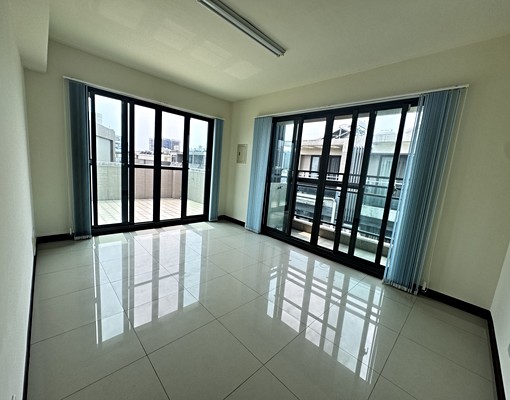 神岡整棟頂樓大露台戶✅租補✅雙平車位✅戶籍✅間間開窗 - Image 13