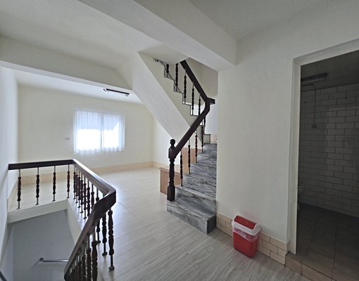 楠梓右昌傳統格局增建到滿漂亮⾞庫透天(手刀預約看房) - Image 6