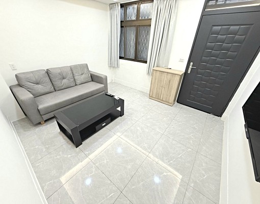 🏡近新光整棟透天💕可貓狗🌟可租補🌟陽台獨洗🌟大空間 - Image 1