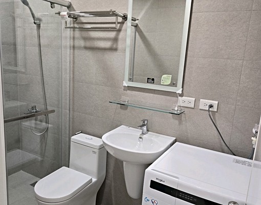 全新獨立門戶大套房出租 - Image 9