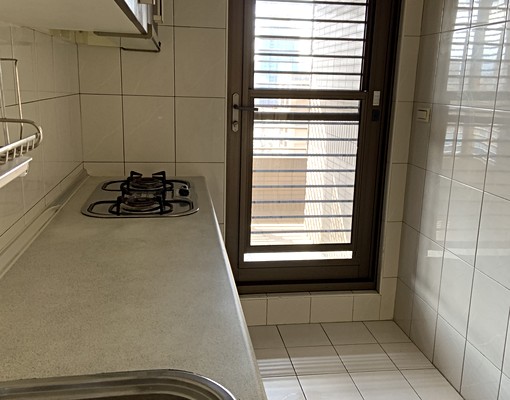 府中捷運電梯優質社區高樓層邊間面靜巷方正三房前後陽台 - Image 4