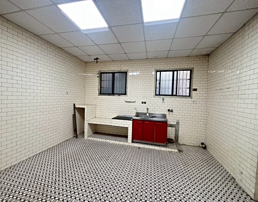 潭子正15米復興路透天店住PS禁油煙、神明廳 - Image 2