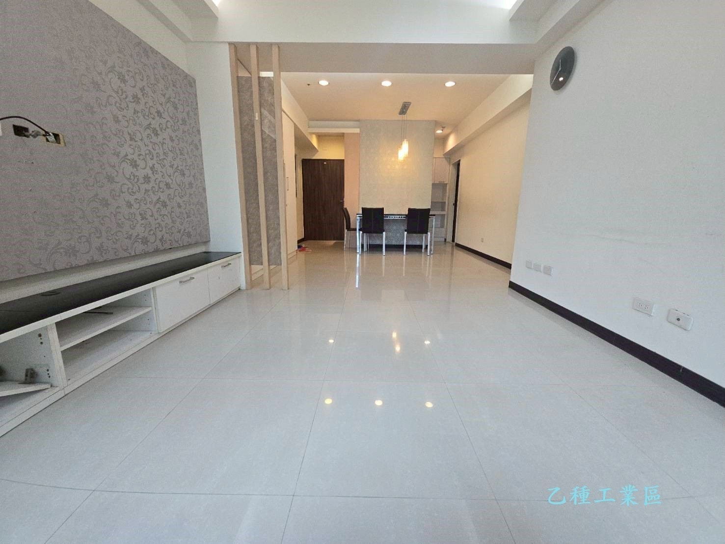 幸福元氣高樓邊間坡平車位~熱情歐巴桑