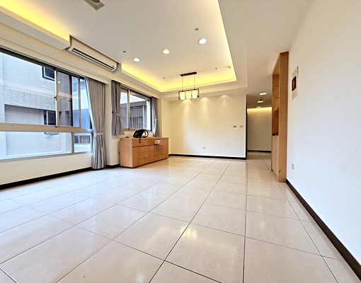 藝文特區核心🚇捷運站口四房車可談 - Image 2