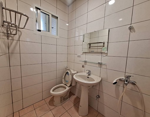 近全新✅新屋外觀✅騎樓機車位✅衛浴開窗✅含網路第四台✅屋況佳 - Image 4