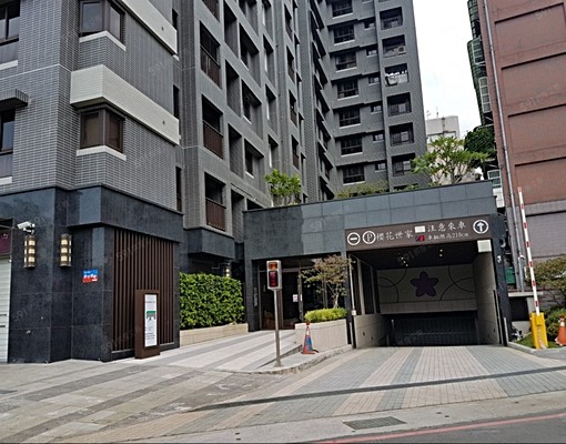 民安商圈採光通風三房三陽台社區大樓（可租補/免服務費） - Image 2