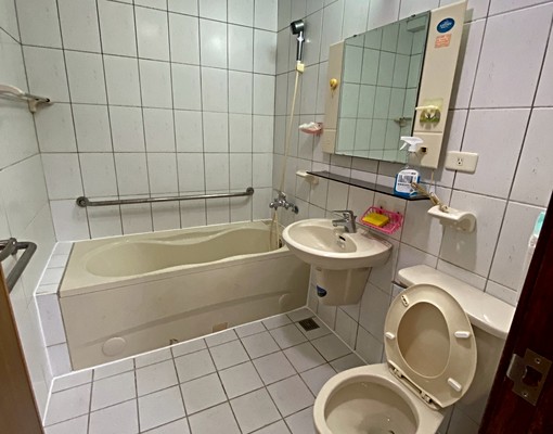 🌟星鴻包租代管🌟經國新城平車三房｜家具齊全可租補💯 - Image 8