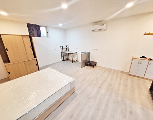 【恩典滿溢】新生路SOGO正商圈電梯一樓美又大套房 - Image 3