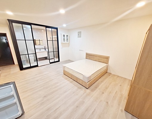 【恩典滿溢】新生路SOGO正商圈電梯一樓美又大套房 - Image 5