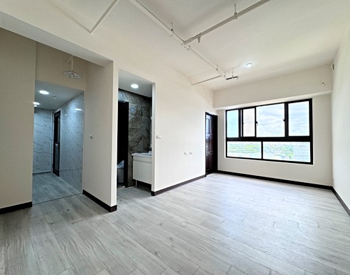 王爺壟昕承視野兩房 - Image 1