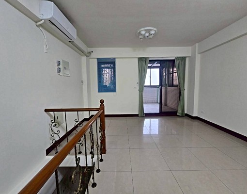 自有車庫別墅．屋況新．附冷氣 - Image 13