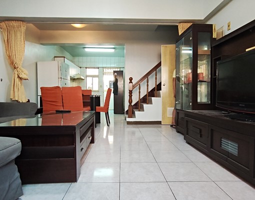 斗六，美麗大地，溫馨四房，獨立車位 - Image 1