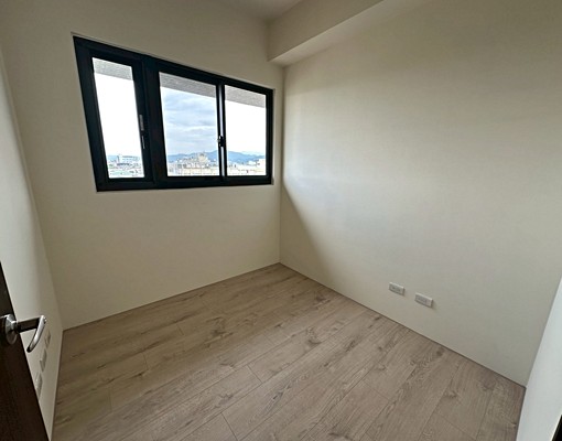 大里全新兩房休旅車位可租補管理室收發包裹 - Image 2