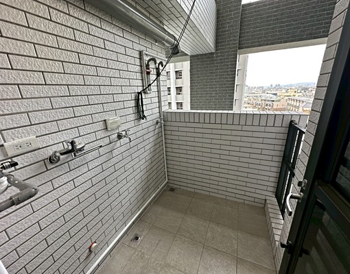 大里全新兩房休旅車位可租補管理室收發包裹 - Image 5