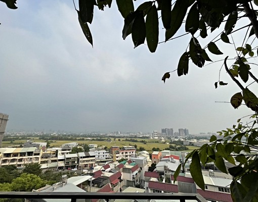 高鐵嶺東精密園區二房二廳二衛附平面車位 - Image 1