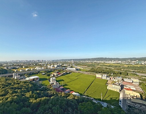 近園區、工研院超美裝潢兩房、視野漂亮、有平面車位 - Image 12