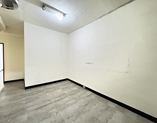 松興漢民商圈透天採光4房近小港森林公園高餐大📞愛窩 - Image 8