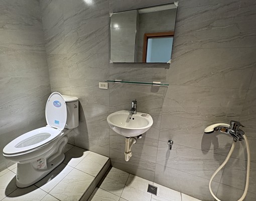 松興漢民商圈透天採光4房近小港森林公園高餐大📞愛窩 - Image 10