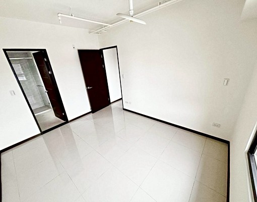 ✨近OUTLET✨全新未入住✅家具可談✅三房附平車 - Image 8