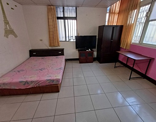 近巨城.火車站.市政府.68快速.精緻套房 - Image 5