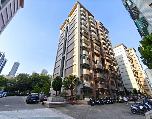 亞灣夢時代/獅甲國宅面台鋁景觀美三房+平面車位 - Image 1