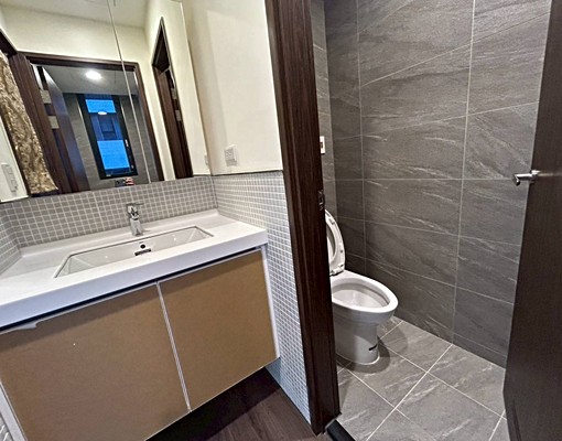 全新裝修包家具家電拎包入住 - Image 2