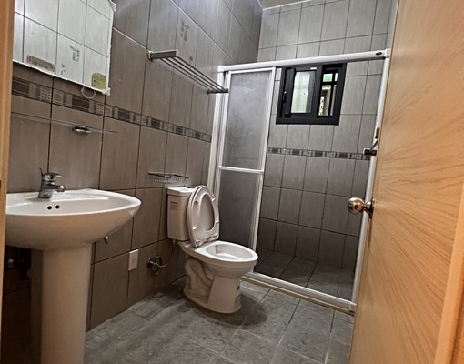 e長春街大坪數獨洗套房//固定機車位 - Image 7