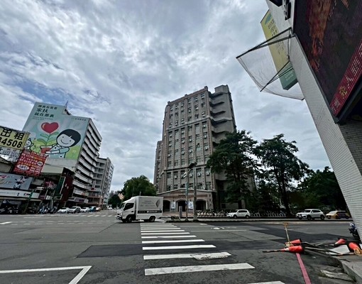 西區民權路✨台中教育大學世華金融大樓✨4房出租 - Image 4