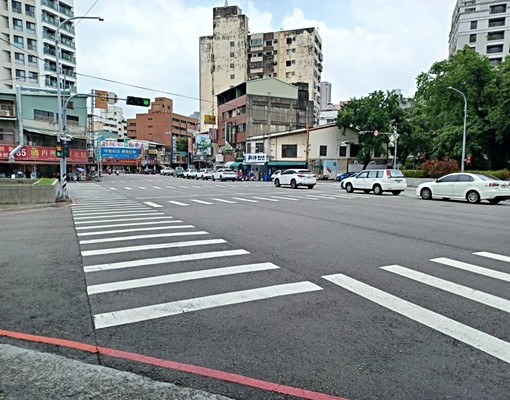 西區民權路✨台中教育大學世華金融大樓✨4房出租 - Image 5