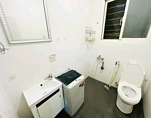 南京三民捷運，對外窗套房，可寵，可附床，垃圾代收 - Image 3