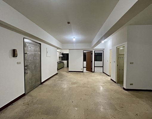 西區⚜️生活機能商圈⚜️安靜巷公寓 - Image 1