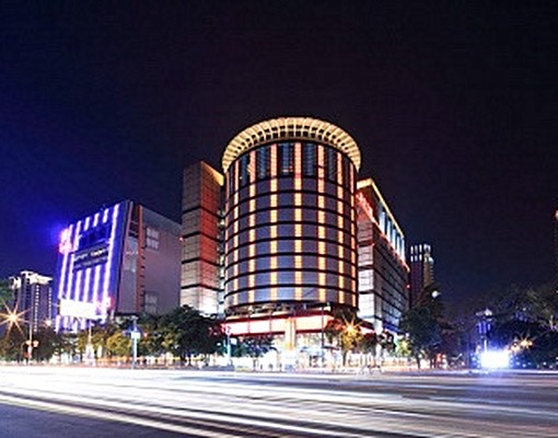 大遠百/新光✴電梯新屋✴精品商務旅店設計✴大衛浴獨洗✴便宜租 - Image 1