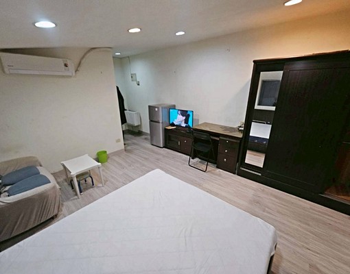 大坪林⚡️採光通風/傢俱齊全/獨洗曬/格局方正/空間大機能強 - Image 2