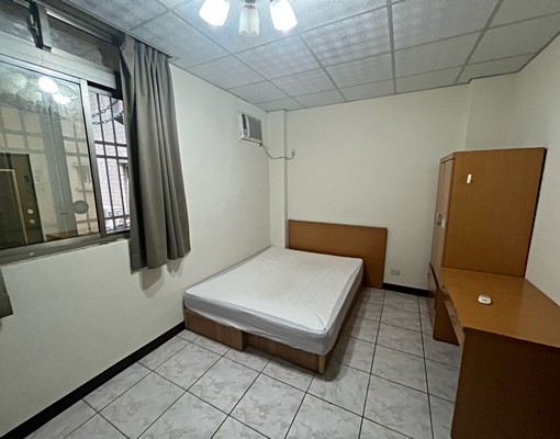 台電計價採光佳室內停機車台電計價金山街套房 - Image 1