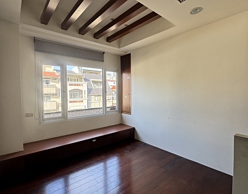 文心南一路地坪95坪可分層出租或整棟大樓出租 - Image 6