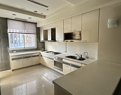 文心南一路地坪95坪可分層出租或整棟大樓出租 - Image 9