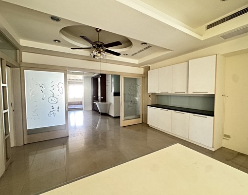 文心南一路地坪95坪可分層出租或整棟大樓出租 - Image 10