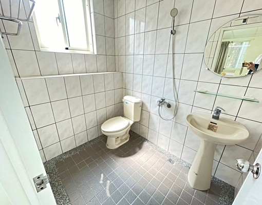 南區火車站第三市場獨立套房可學生或上班族多間-可配件 - Image 6