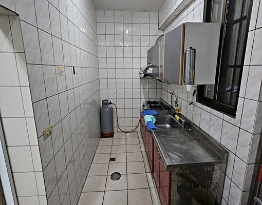 大維夜市雙車位透天(可停電動車) - Image 4