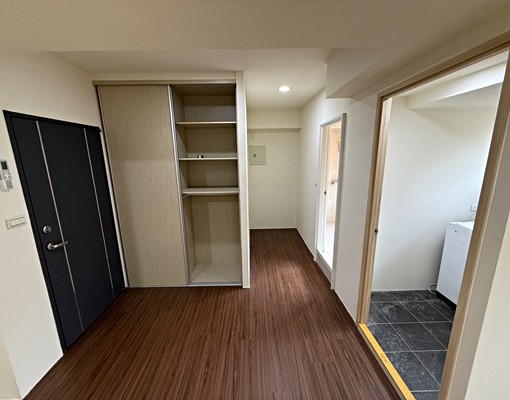 【稀有套房】金山街中段獨立陽台&洗衣機電梯大樓大坪數套房出租 - Image 10