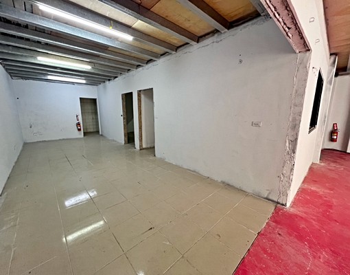 適合做倉庫使用可停車光復橋在旁與台北一線之隔 - Image 3