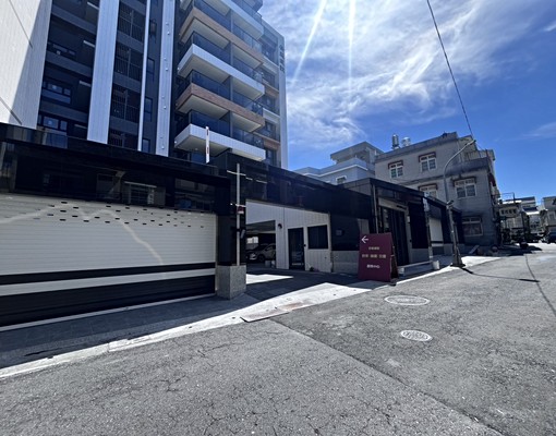 楠梓近台17線右昌/三房兩衛+平面車位/可租補 - Image 1