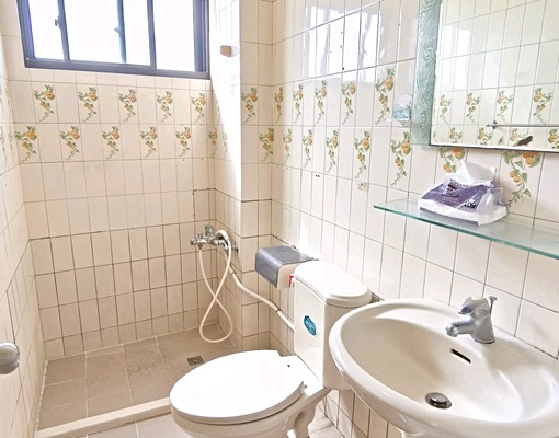 近海安路一房一廳租金含水網路可租補~ - Image 5